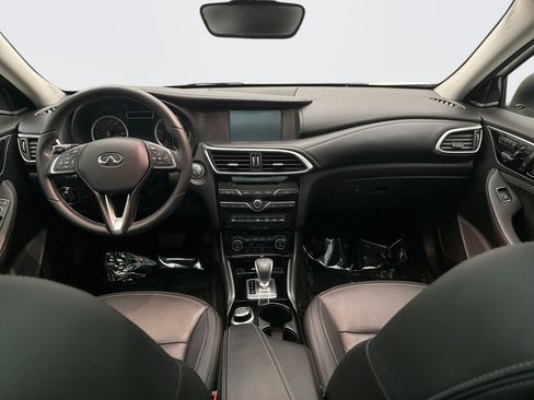Used 2018 INFINITI QX30 Premium w/ Navigation Package AWD/4WD image 14