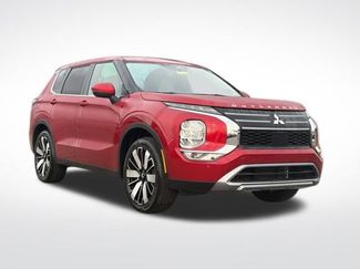 Used 2025 Mitsubishi Outlander SE video 1