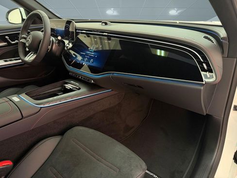 New 2026 Mercedes-Benz E 53 AMG e 4MATIC Sedan image 22