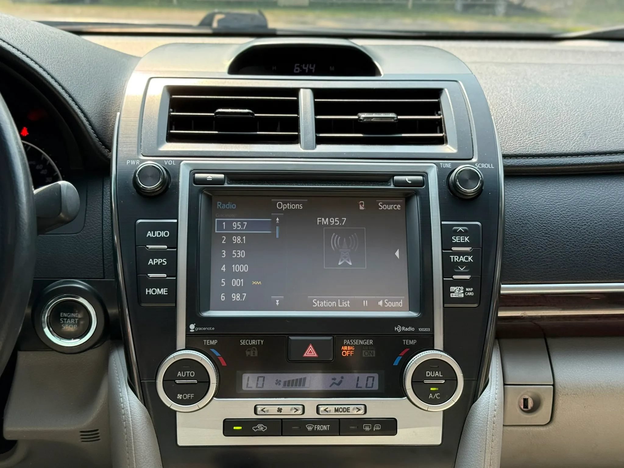 Used 2014 Toyota Camry XLE w/ Convenience Package FWD image 14