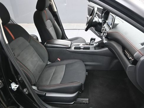 Used 2025 Nissan Sentra SR w/ Midnight Edition FWD image 25
