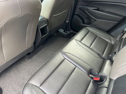 Used 2025 Chevrolet Trax ACTIV w/ Driver Confidence Package image 9