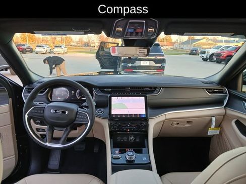 New 2025 Jeep Grand Cherokee Limited w/ Trailer Tow Package image 30