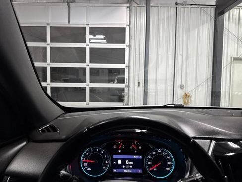 Used 2022 Chevrolet Traverse RS FWD image 9