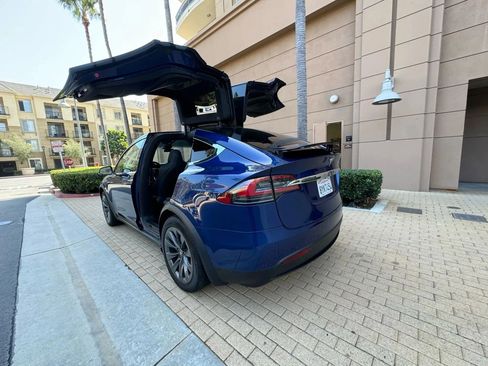 Used 2018 Tesla Model X 75D AWD/4WD image 7