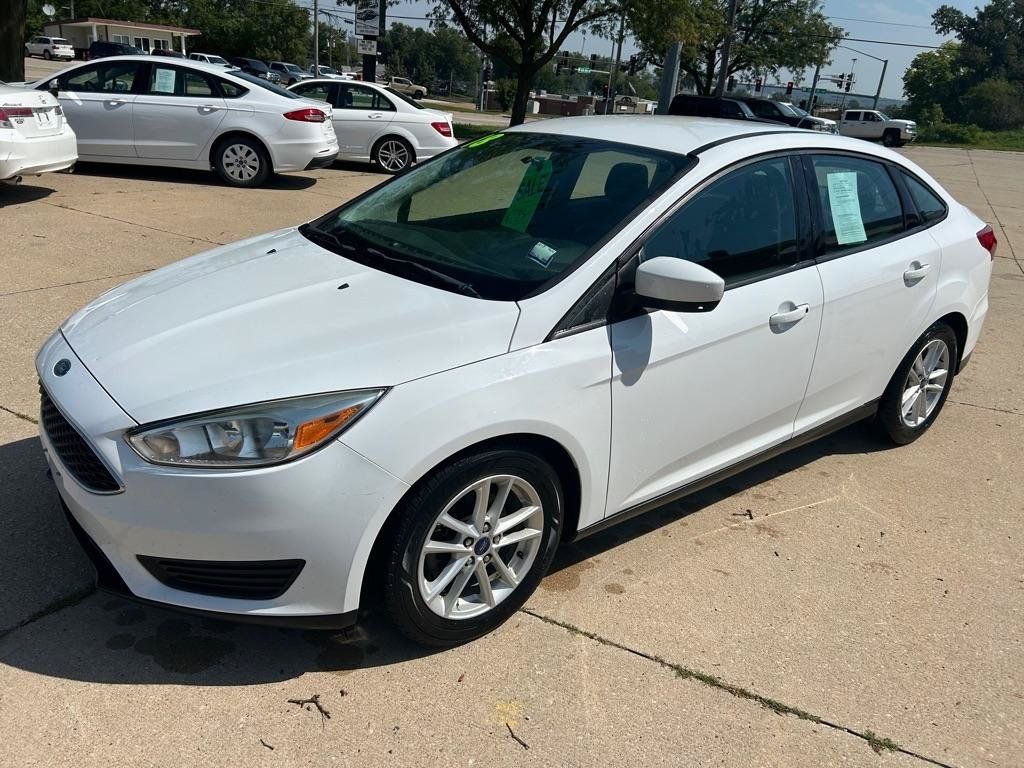 Used 2018 Ford Focus SE FWD image 1