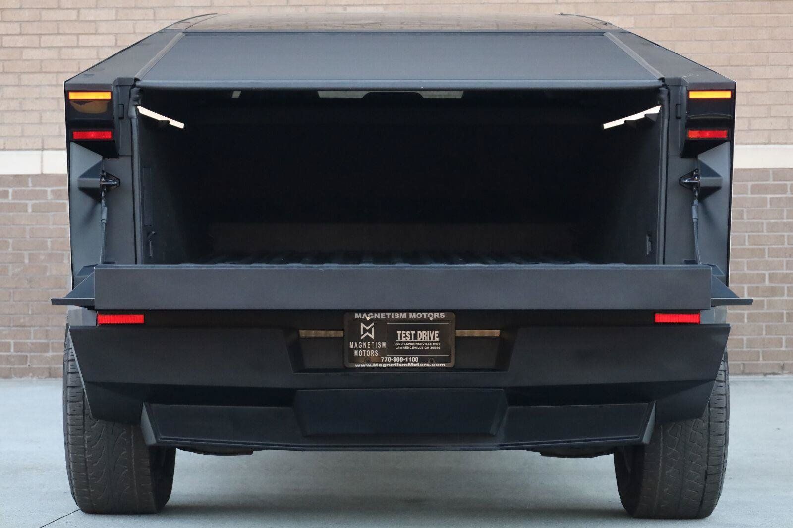 Used 2024 Tesla Cybertruck AWD Crew Cab image 13