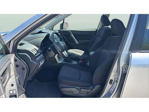 Used 2018 Subaru Forester 2.5i AWD/4WD image 10