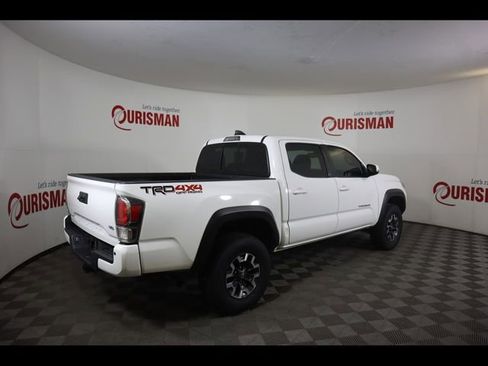 Used 2022 Toyota Tacoma TRD Off-Road AWD/4WD image 9