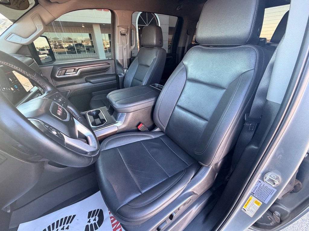 Used 2024 GMC Sierra 3500 SLT w/ SLT Convenience Package AWD/4WD image 9