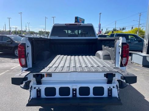 Used 2024 GMC Sierra 2500 SLE w/ SLE Value Package; AWD/4WD image 12