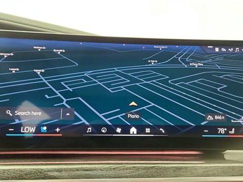 Used 2023 BMW i7 xDrive60 image 45