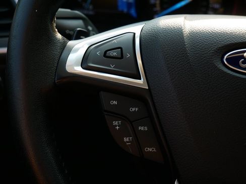 Used 2016 Ford Edge SEL w/ Equipment Group 201A FWD image 17