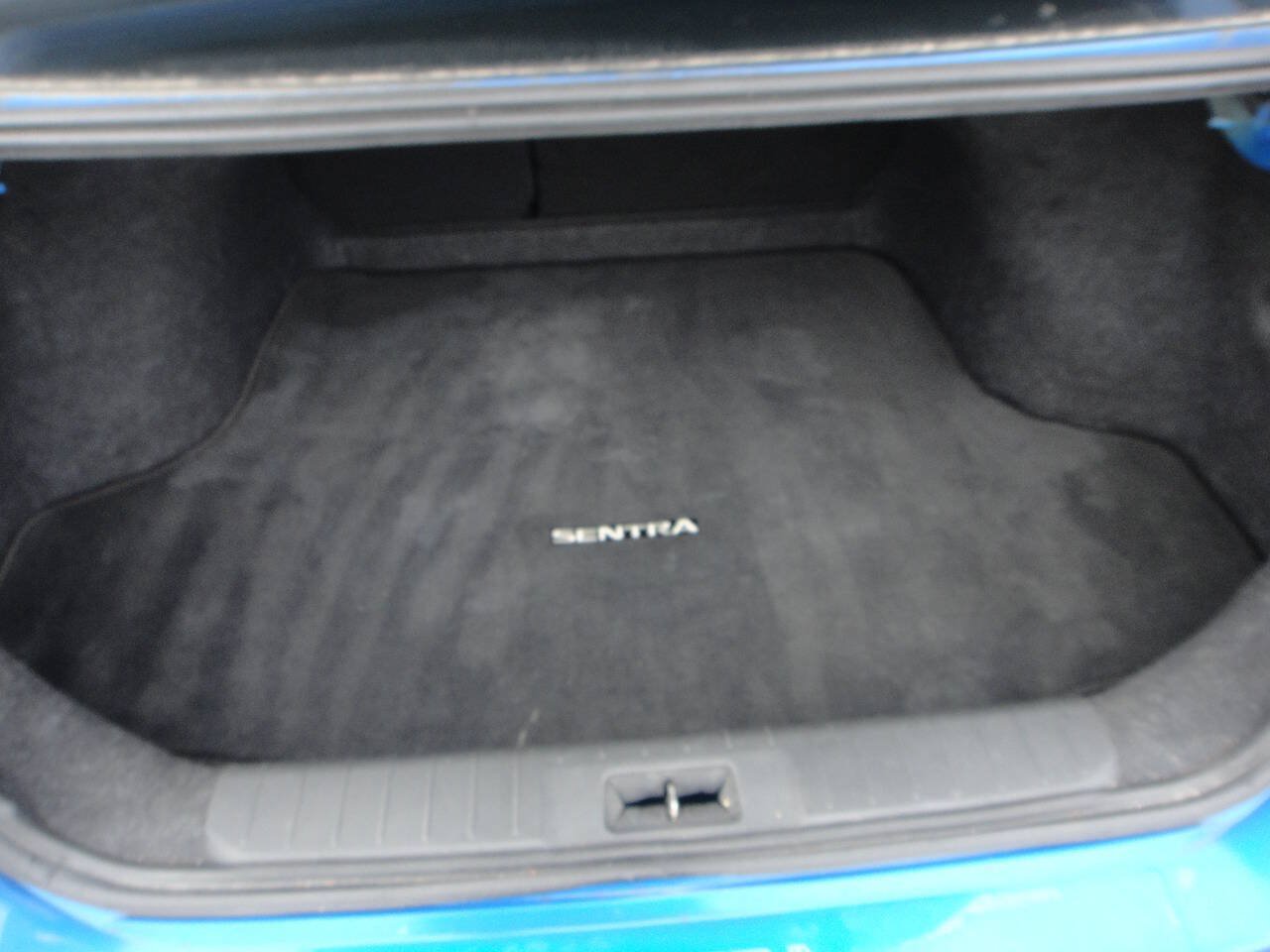 Used 2021 Nissan Sentra SR FWD image 11
