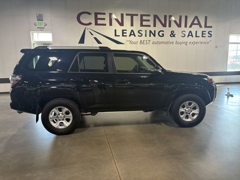 Used 2023 Toyota 4Runner SR5 Premium image 9