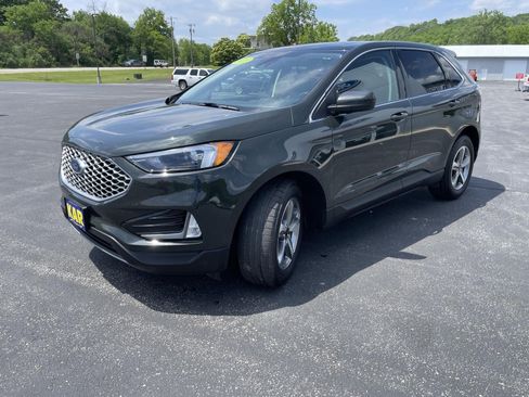 Certified 2023 Ford Edge SEL w/ Convenience Package AWD/4WD image 5