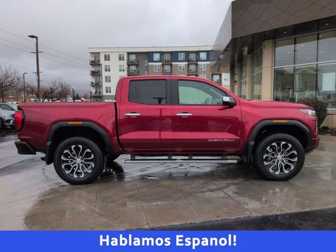 Used 2024 GMC Canyon Denali image 2