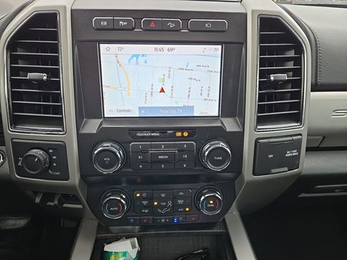 Used 2021 Ford F250 Lariat w/ Lariat Ultimate Package AWD/4WD image 6