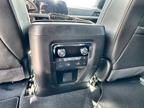 New 2026 Chevrolet Suburban Premier AWD/4WD image 31