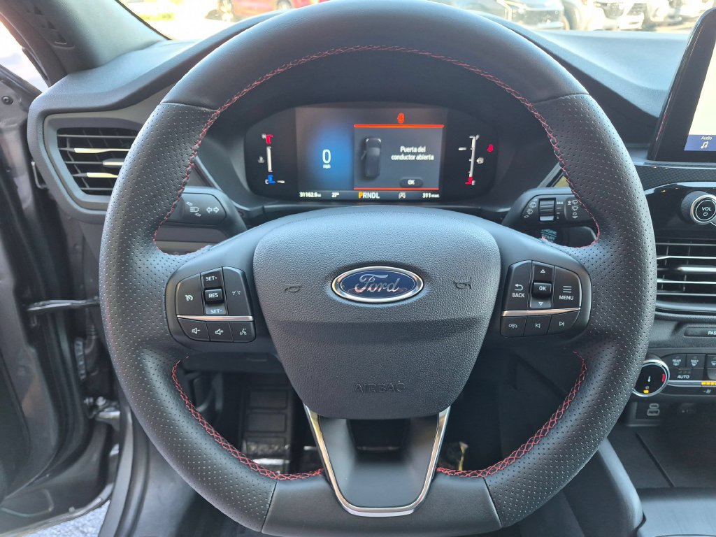 Used 2025 Ford Escape ST-Line AWD/4WD image 13