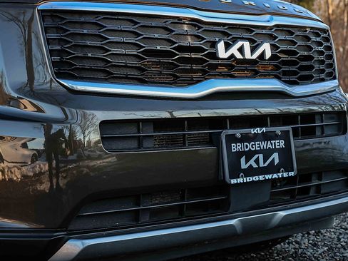 Certified 2022 Kia Telluride S image 28