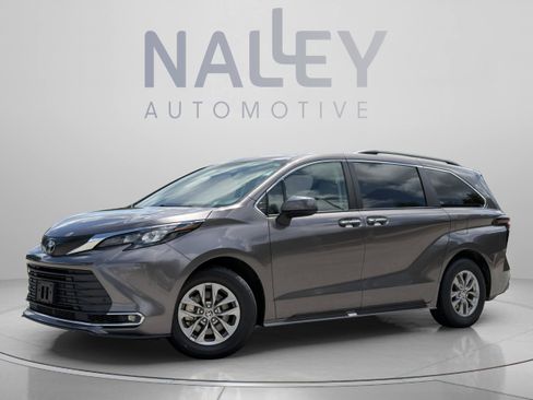 Certified 2024 Toyota Sienna XLE FWD image 1