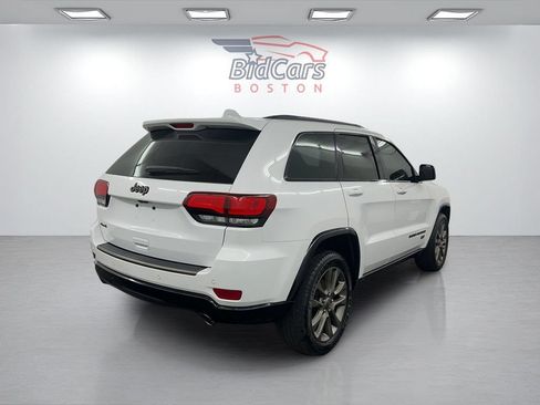 Used 2016 Jeep Grand Cherokee Limited 75th Anniversary AWD/4WD image 4