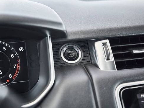 Used 2020 Land Rover Range Rover Sport SE image 36