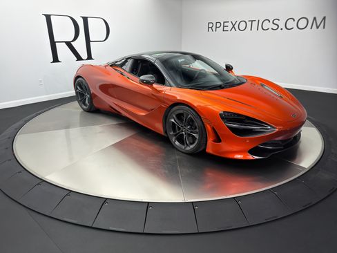 Used 2020 McLaren 720S Spider RWD image 18
