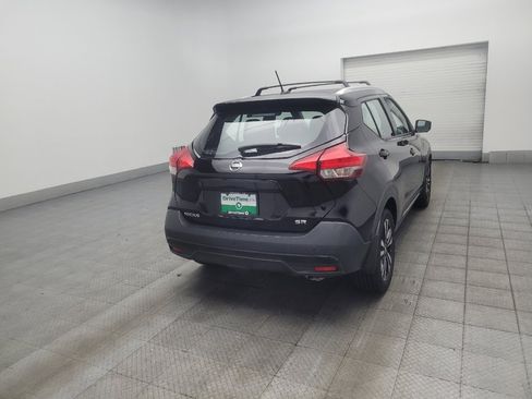 Used 2018 Nissan Kicks SR w/ Premium Package FWD image 9
