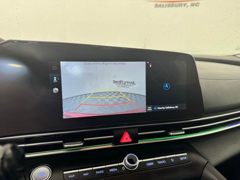 Used 2025 Hyundai Elantra SEL image 13