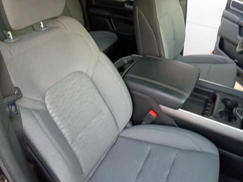 Used 2025 RAM 1500 Big Horn AWD/4WD image 32