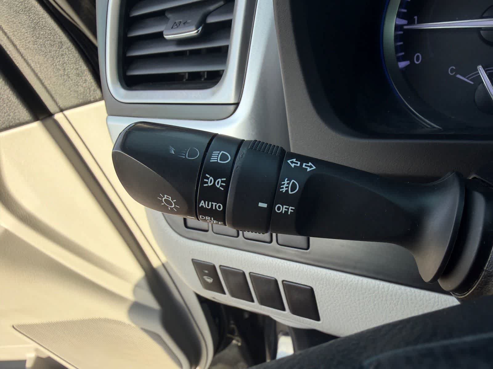 Used 2018 Toyota Highlander XLE FWD image 23
