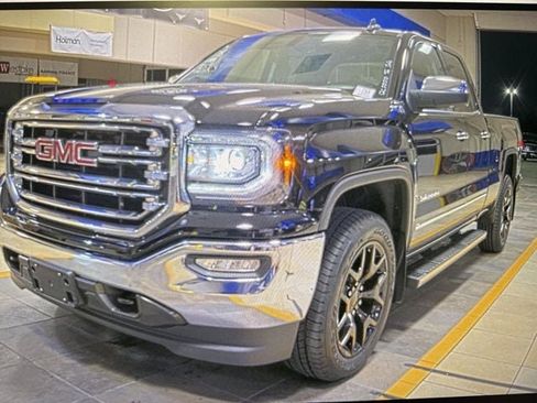 Used 2017 GMC Sierra 1500 SLT w/ SLT Premium Package image 2