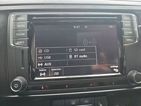 Used 2017 Volkswagen Jetta SE image 14