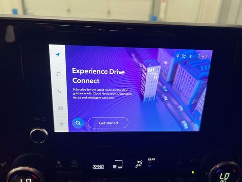 Used 2024 Toyota Highlander XLE image 15