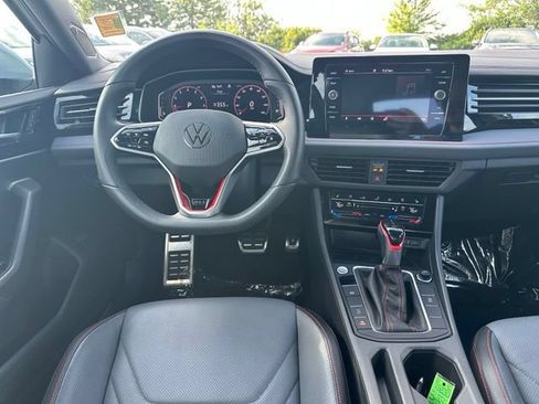 Used 2025 Volkswagen Jetta GLI Autobahn FWD image 13
