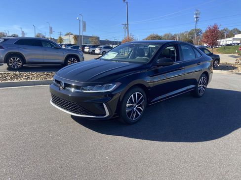 New 2026 Volkswagen Jetta SE image 3