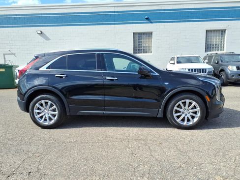 Used 2019 Cadillac XT4 Luxury w/ Cold Weather Package AWD/4WD image 6