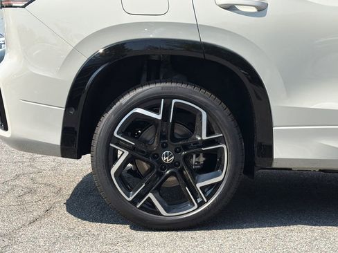 New 2026 Volkswagen Tiguan SEL R-Line AWD/4WD image 4