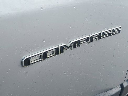 Used 2018 Jeep Compass Limited w/ Navigation Group image 6