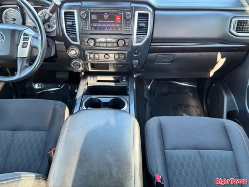 Used 2019 Nissan Titan SV w/ SV Convenience Package AWD/4WD image 16