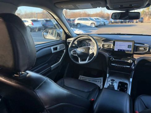 Used 2023 Ford Explorer Limited AWD/4WD image 17