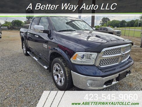 Used 2017 RAM 1500 Laramie w/ Convenience Group AWD/4WD image 3