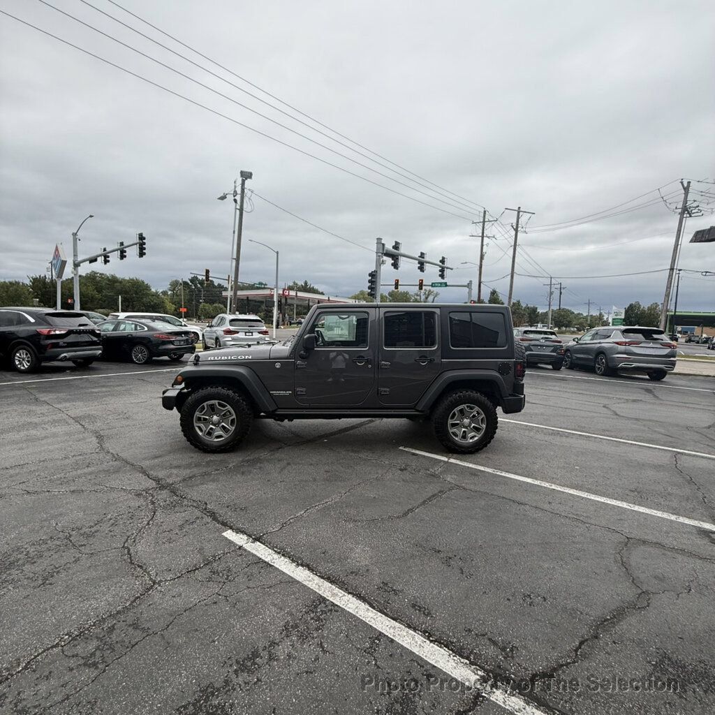 Used 2016 Jeep Wrangler Unlimited Rubicon w/ Connectivity Group AWD/4WD image 8