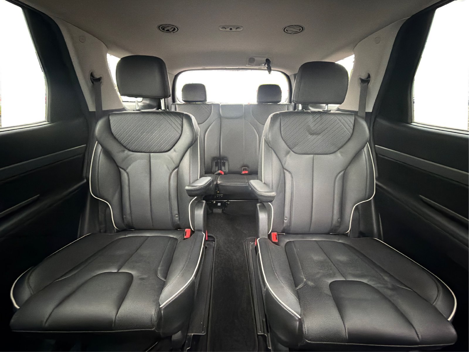 Used 2024 Hyundai Palisade SEL w/ Premium Package AWD/4WD image 14
