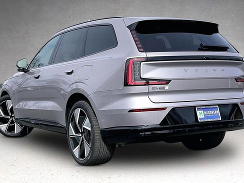 New 2026 Volvo EX90 Ultra image 3