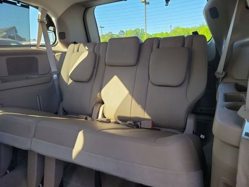 Certified 2016 Chrysler Town & Country Touring w/ Driver Convenience Group FWD image 10