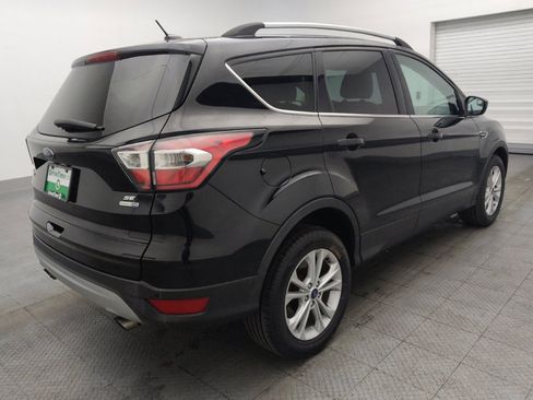 Used 2017 Ford Escape SE image 9