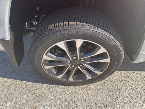 New 2025 Jeep Grand Cherokee L Overland w/ Trailer Tow Package image 17